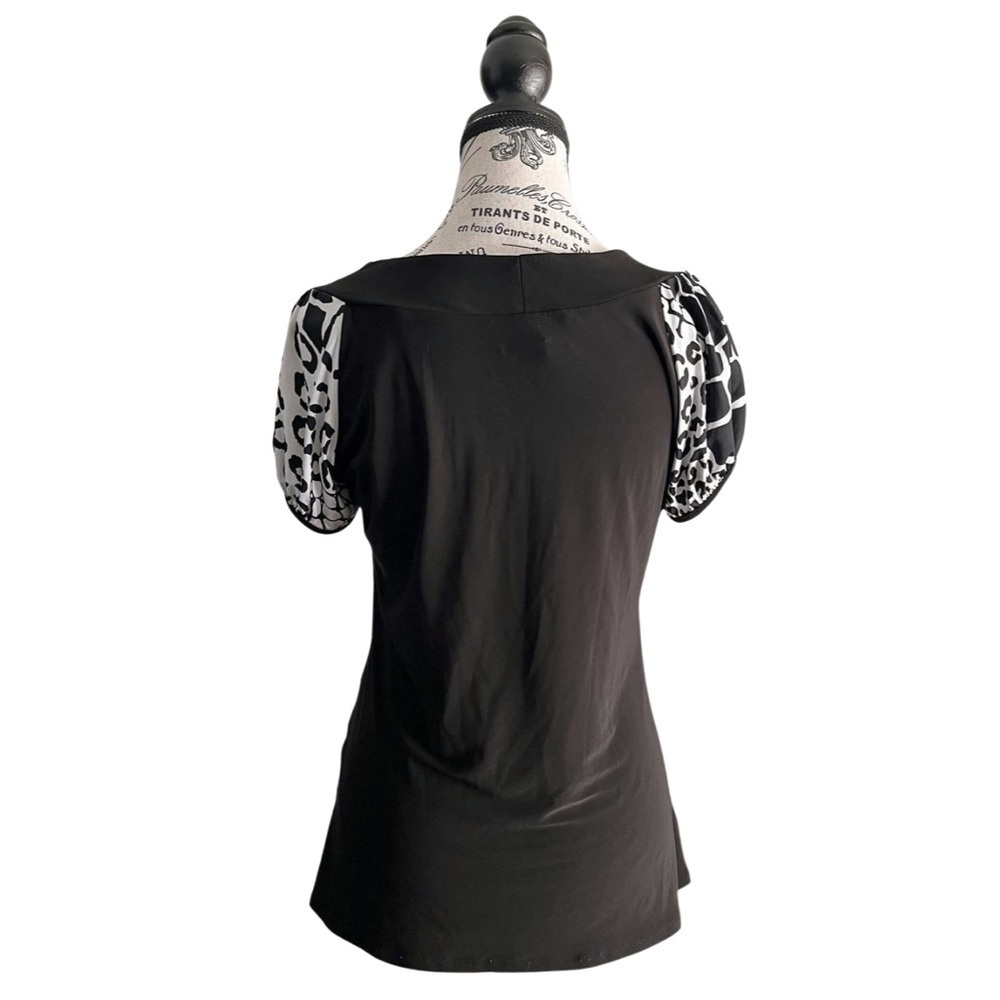 🇨🇦 Frank Lyman Patchwork Animal Print Asymmetric Top | Black and White | Size 10 - Picture 3 of 4